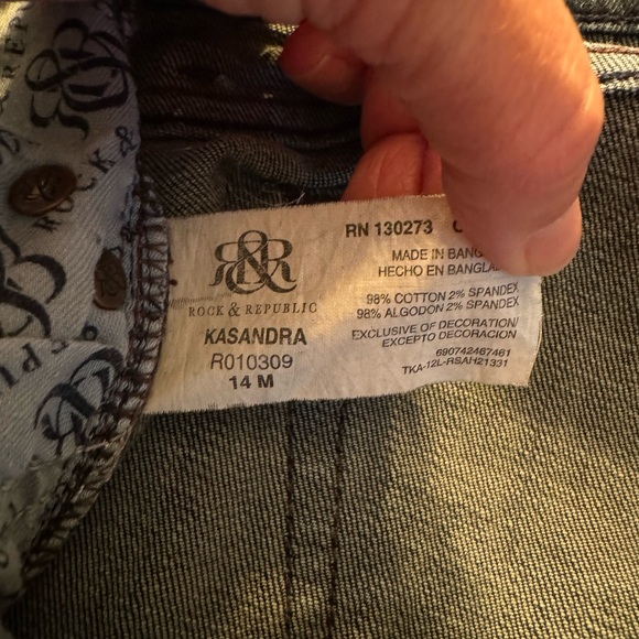 Rock and Republic Jeans - Picture 4 of 9